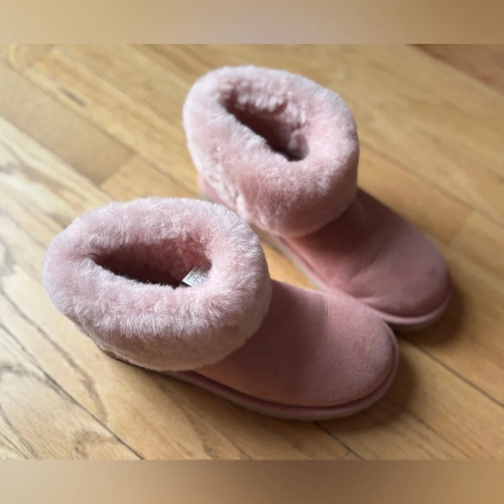 UGG Pink Fur-Lined Women's Boots - Picture 4 of 9